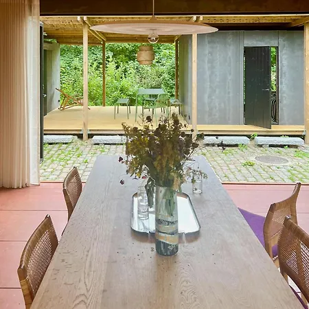 Japanese-inspired Nature Gem In Feriehus *