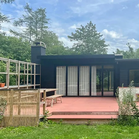 Japanese-inspired Nature Gem In Feriehus *