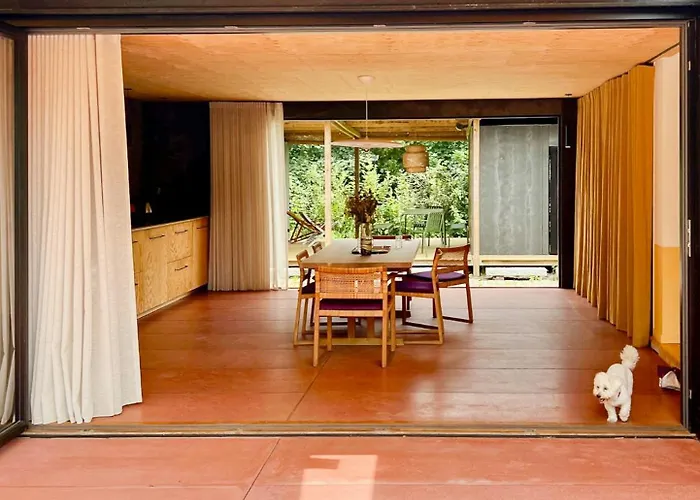 Japanese-inspired Nature Gem In Feriehus